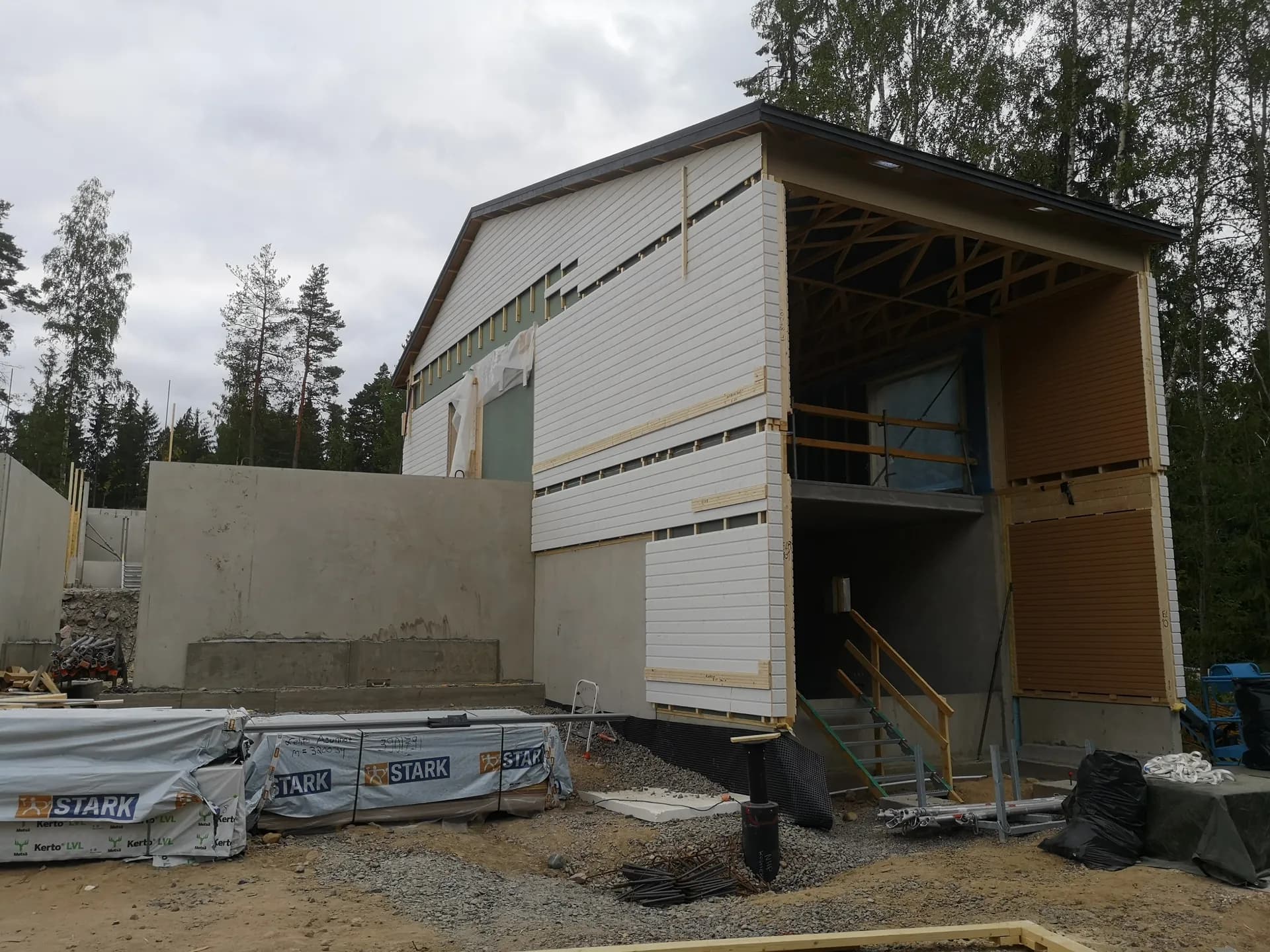 SANEERAUS JA KORJAUS